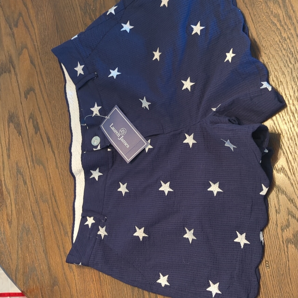 Women's NWT Lauren James 4" Navy shorts with white stars. Size L